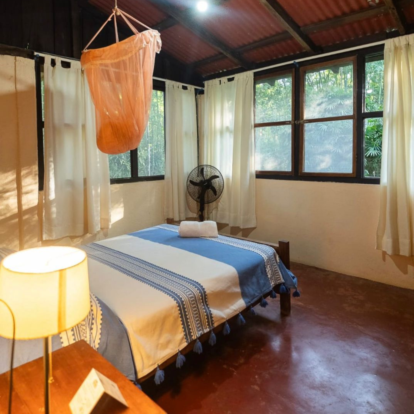 TEMPLE ADVENTURES - Guacamaya (4 personas) (1 cama king size, 1 matrimonial y 1 litera)