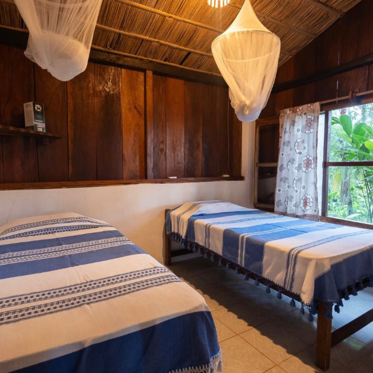 TEMPLE ADVENTURES - Caracol (3 personas) (1 cama matrimonial y 2 individuales)